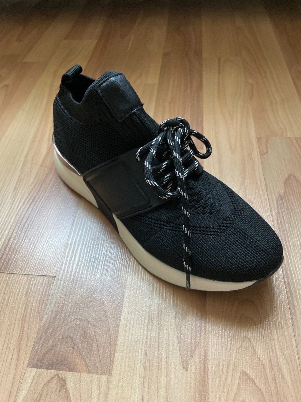Women’s sneakers